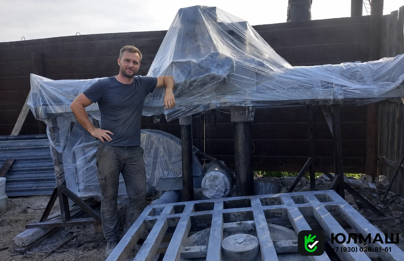 Machine for sawing stone blocks